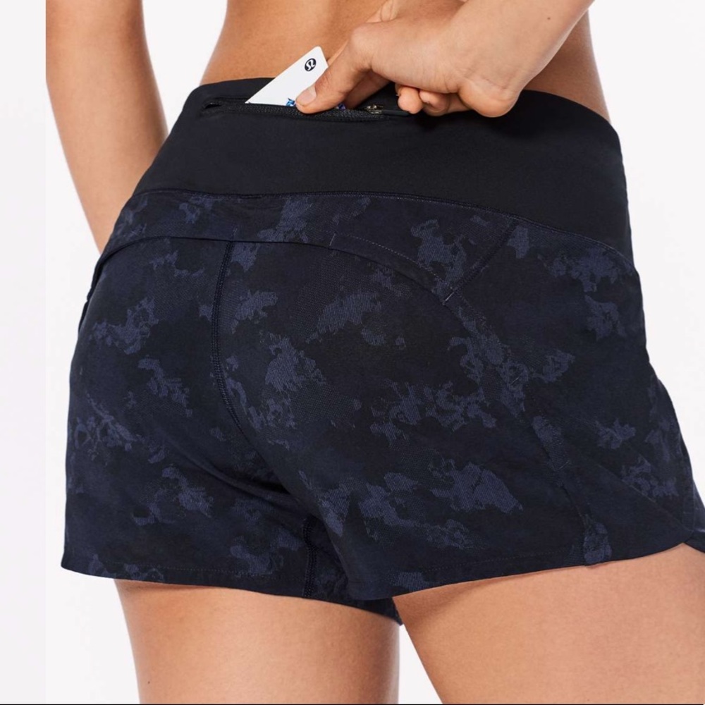 Lululemon Navy & Black Run Times Shorts; Size 8, Midnight Navy/Black Camo